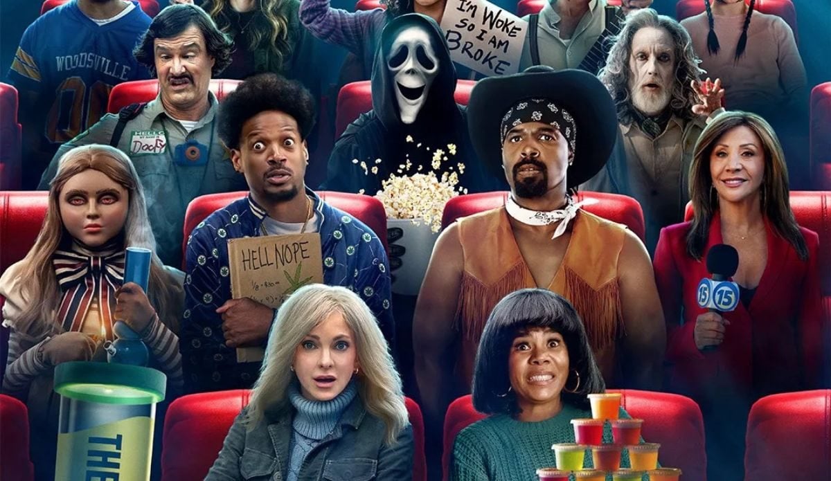 Cena de elenco reunido de Todo Mundo em Pânico 6 com Anna Faris, Regina Hall e Marlon Wayans em situação cômica
