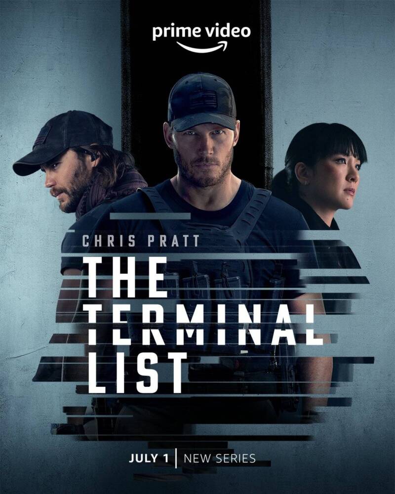 Cena de ação da 2ª temporada de A Lista Terminal com James Reece em operação tática internacional