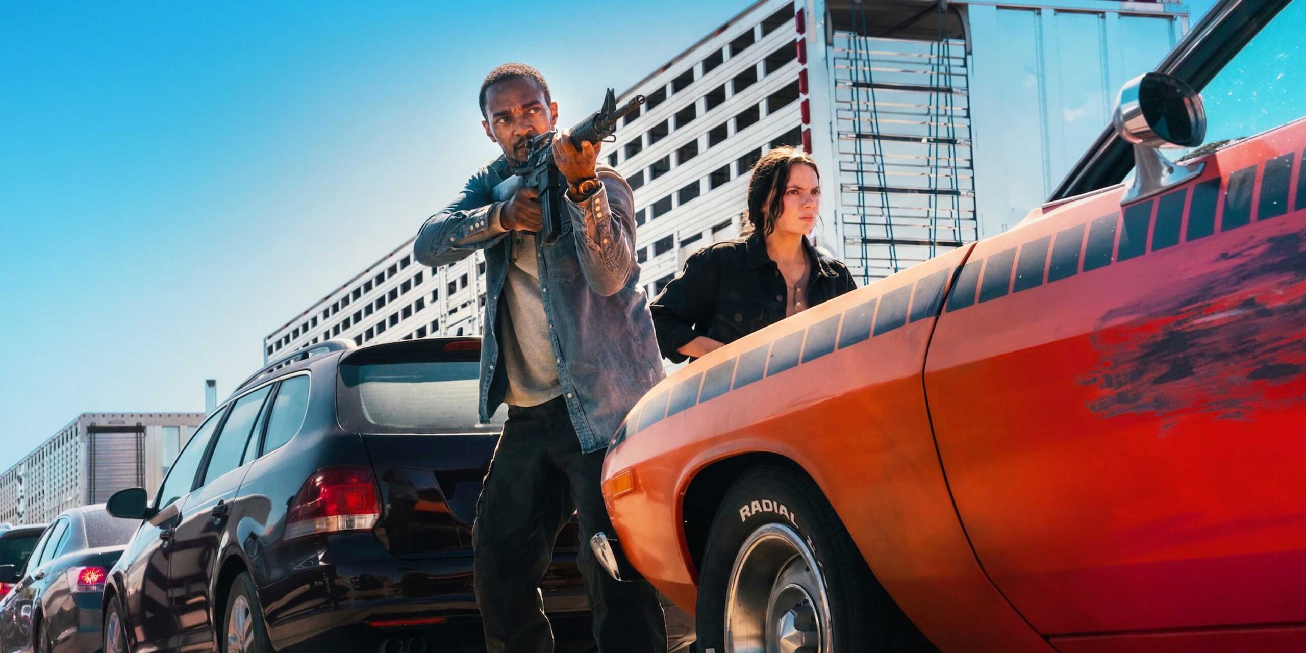 Anthony Mackie e Dafne Keen em Barracuda