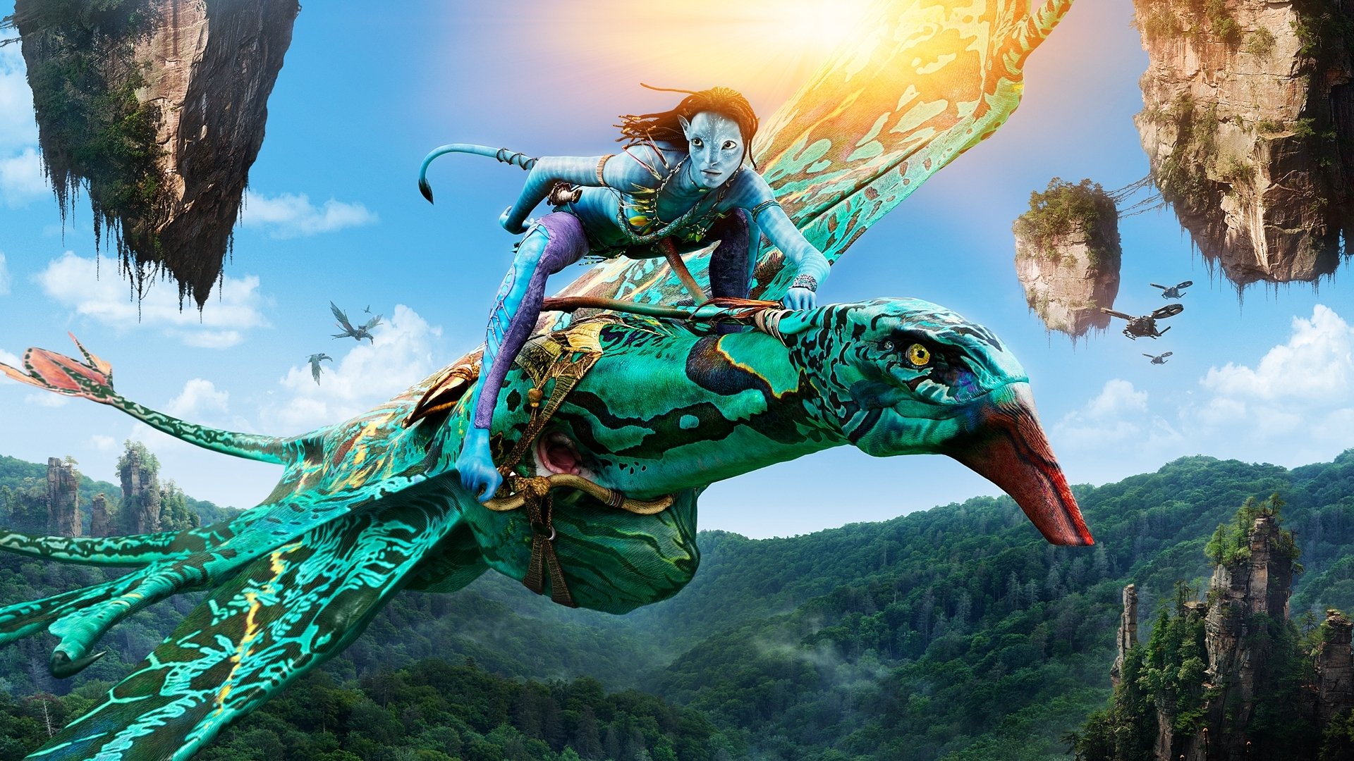 Personagem Na'vi pilotando criatura alada verde sobre floresta tropical de montanhas flutuantes