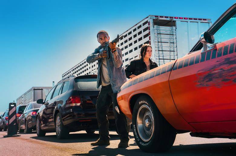Anthony Mackie e Dafne Keen de Barracuda