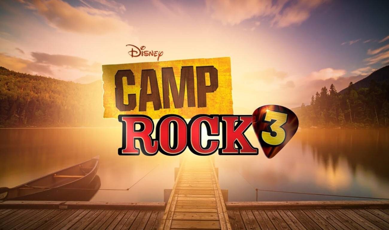 Jonas Brothers em material promocional de Camp Rock 3 ao lado do novo elenco de campistas