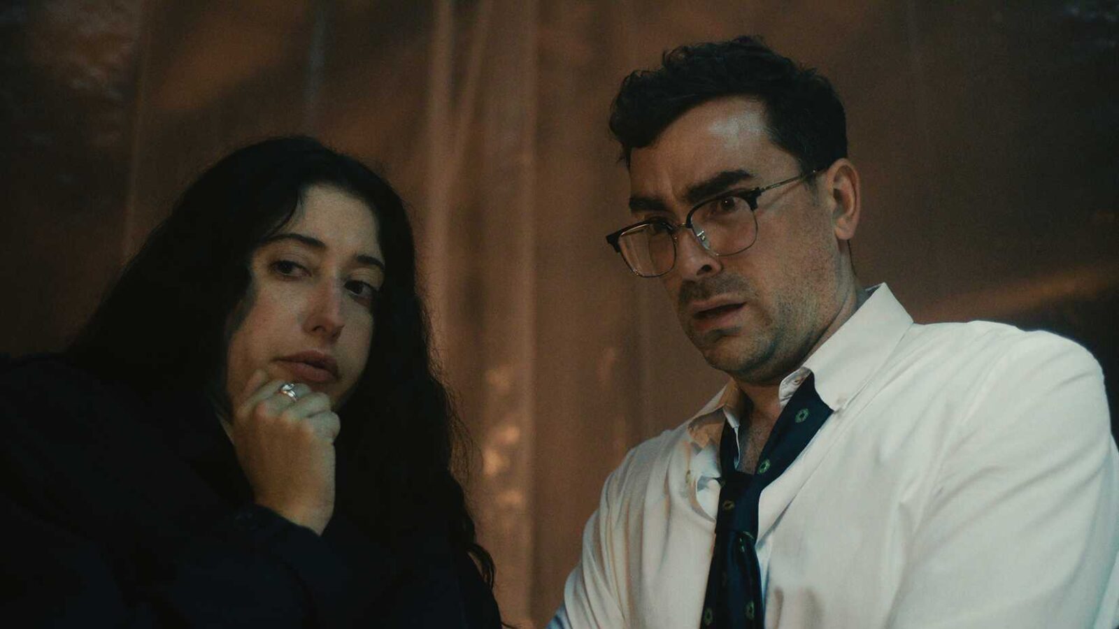 Netflix quer Dan Levy ainda mais perto em Erros Épicos