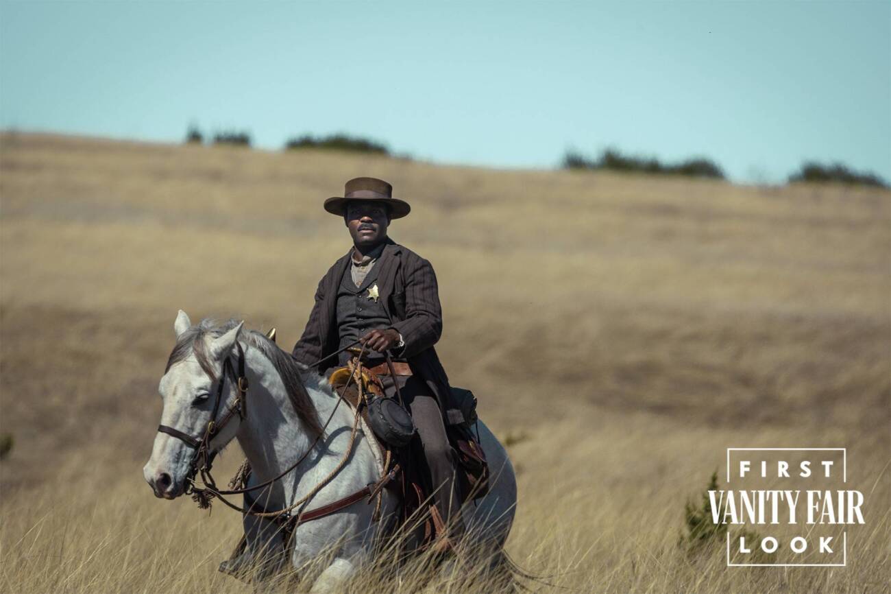 David Oyelowo como Bass Reeves em cena com chapéu e estrela de marshal