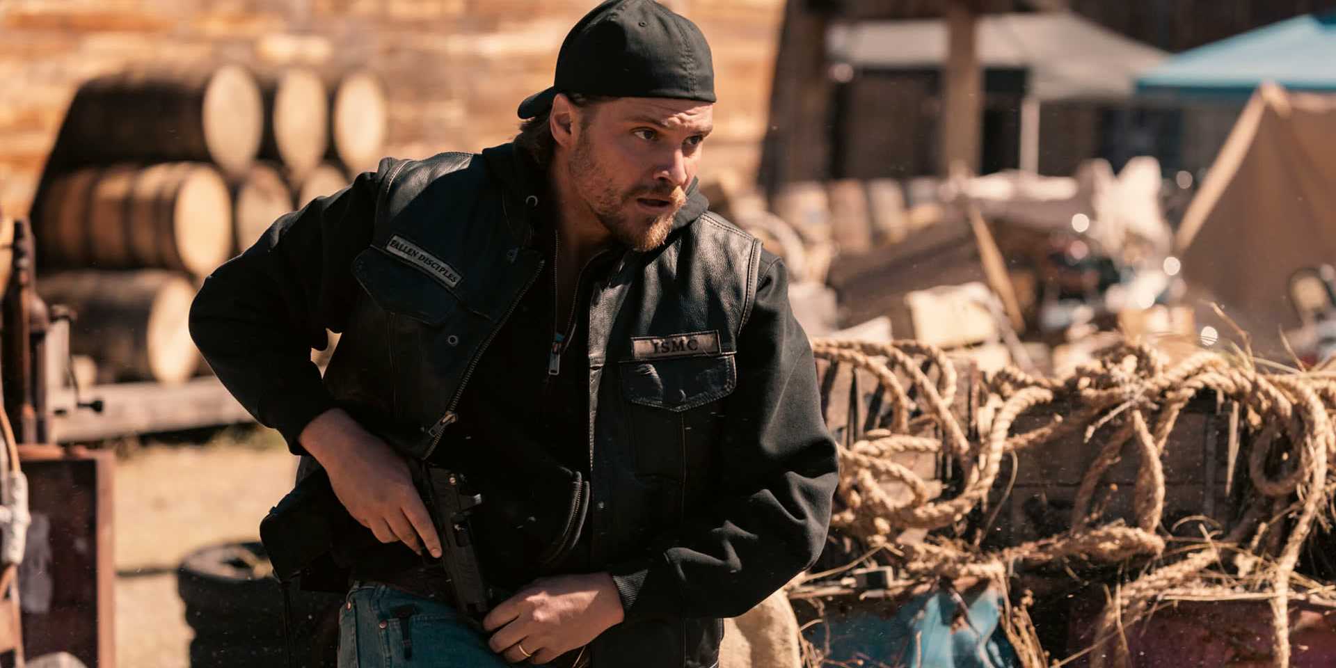 Luke Grimes como Kayce Dutton em Marshals-3