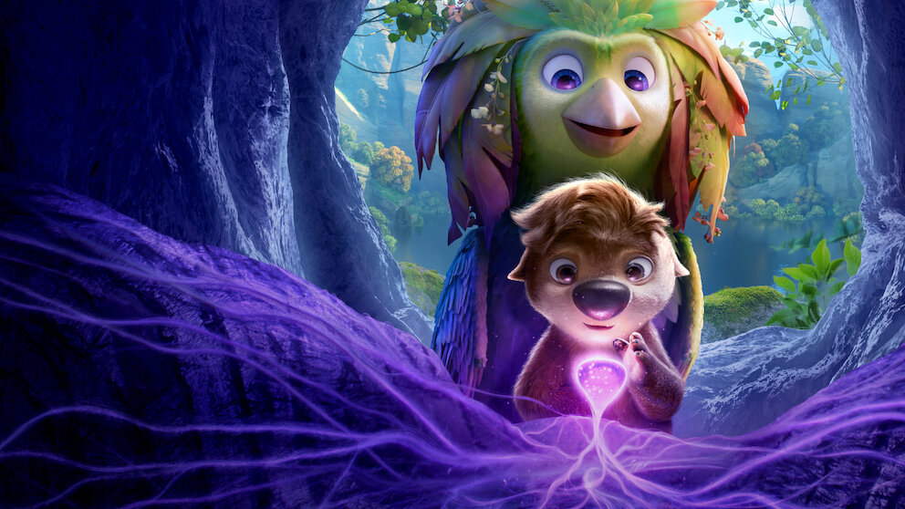 Cena do filme Como Mágica mostrando a criatura da floresta e o pássaro em situação de troca de corpos