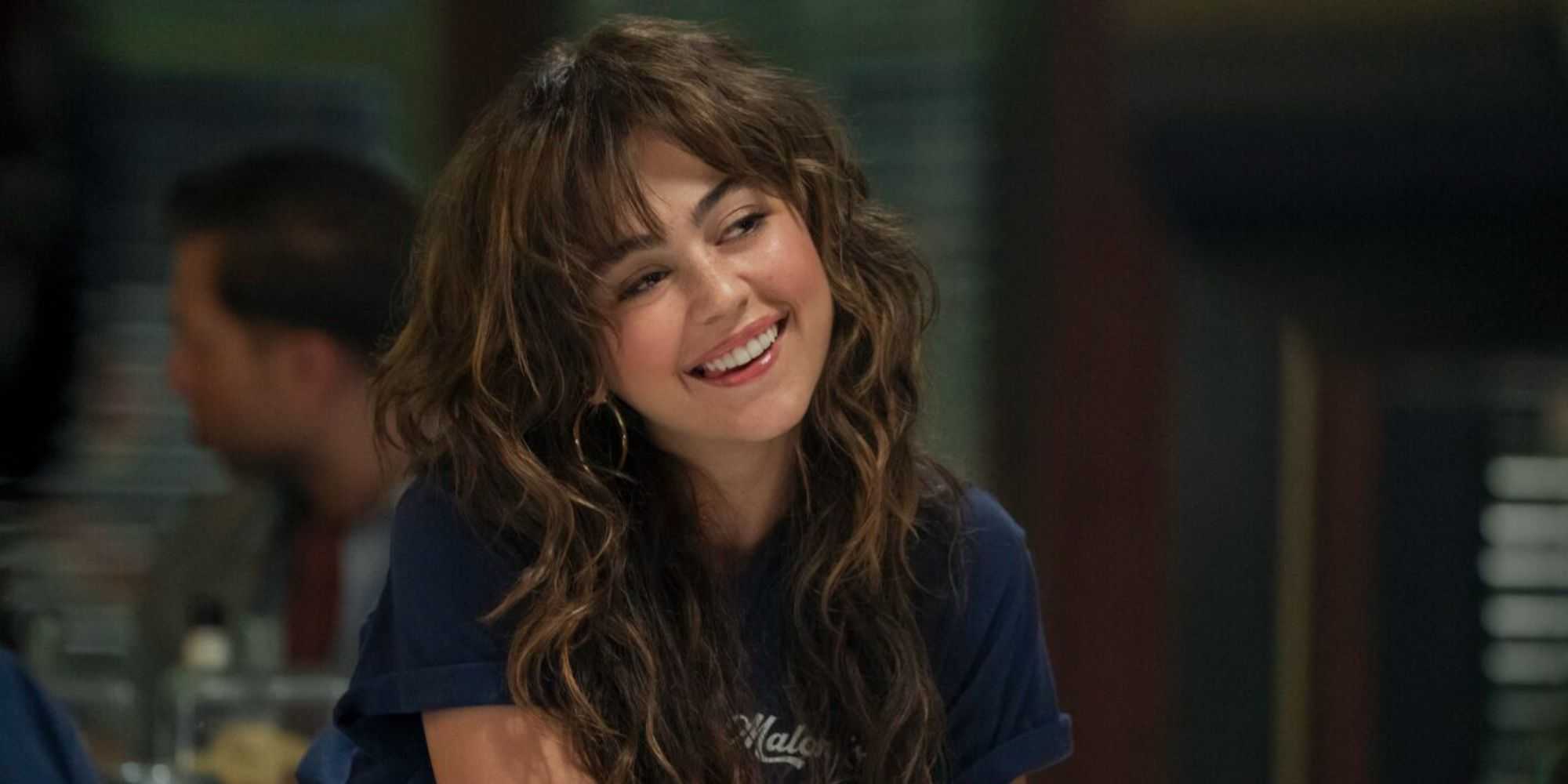 Mika Abdalla como Allie Hayes em 'Off Campus' Temporada 1.
