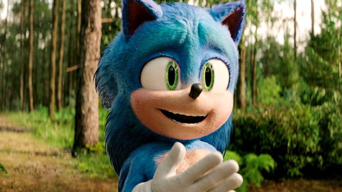 Metal Sonic em close na primeira imagem de Sonic 4, com brilho metálico azul e visual robótico ameaçador de bastidores