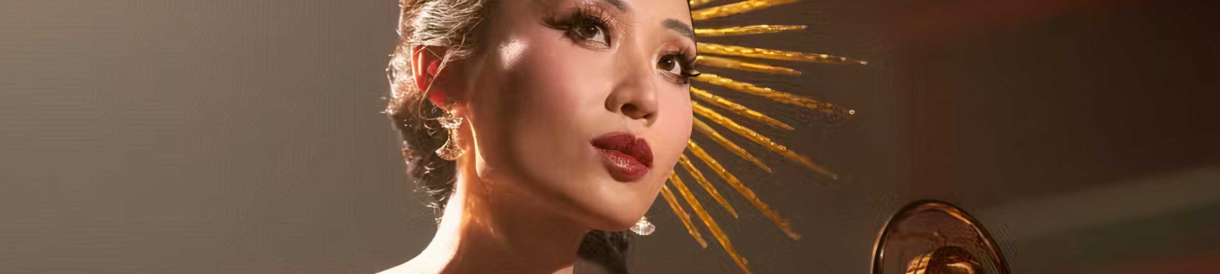 Li Jun Li parecendo glamourosa na série Spider-Noir da Prime Video
