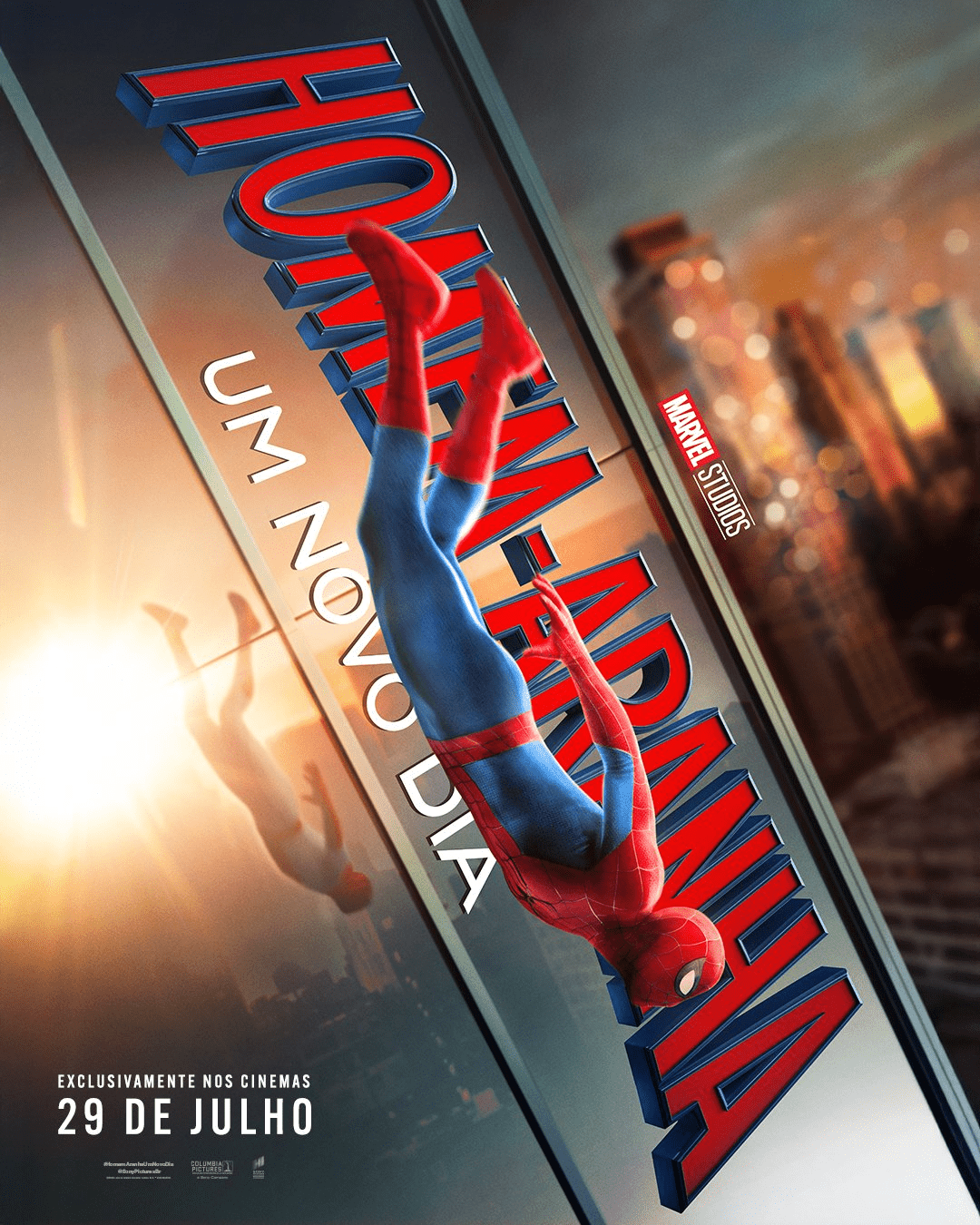 Cartaz oficial de Homem-Aranha: Um Novo Dia com Tom Holland em destaque e logo da Sony Pictures