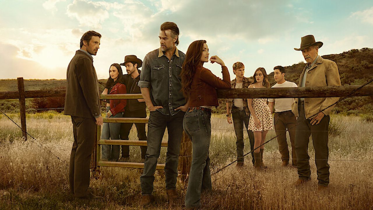 Elenco principal de Ransom Canyon reunido em foto oficial da 2ª temporada da Netflix