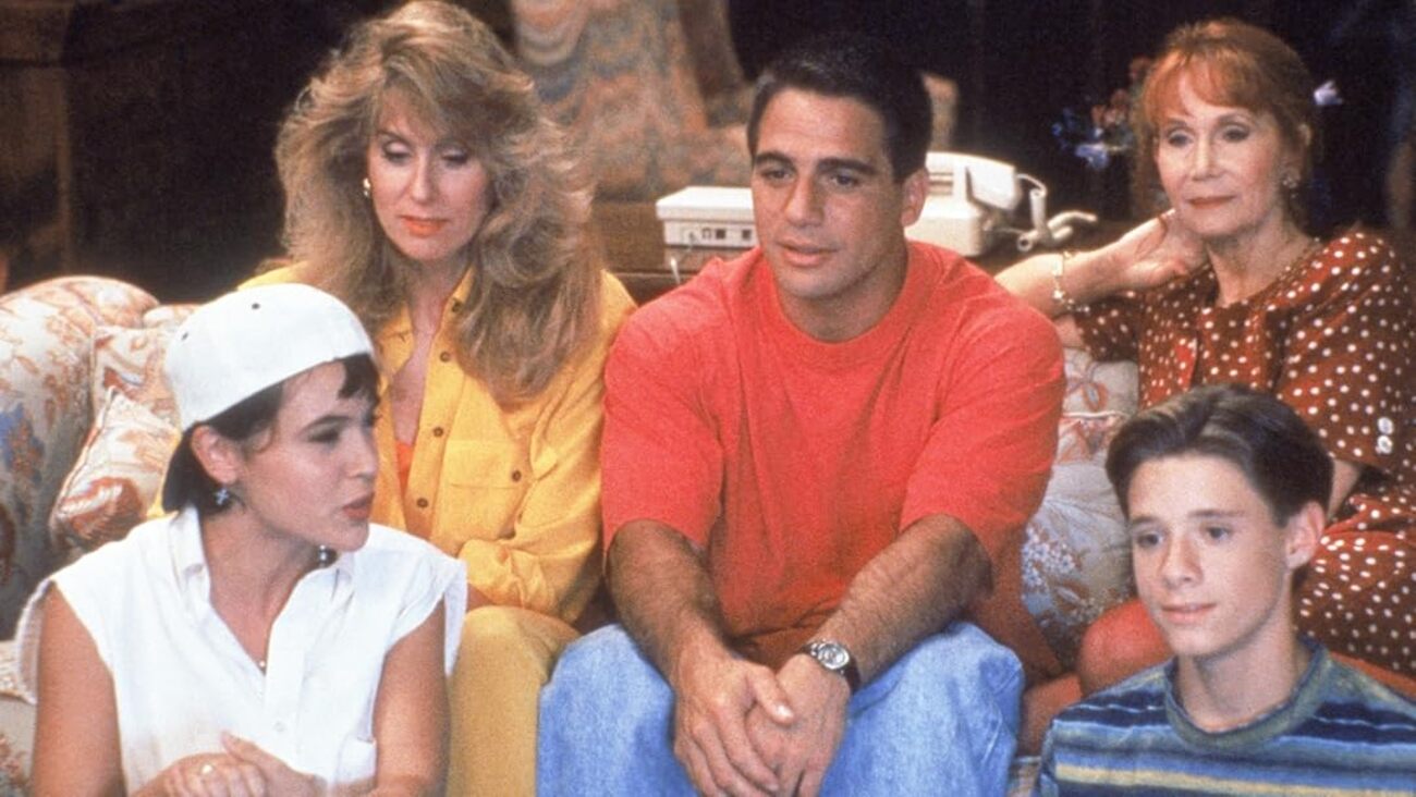 Main cast of Who's the Boss? gathered in a promotional photo with Tony Danza, Judith Light, Alyssa Milano, Danny Pintauro, and Katherine Helmond