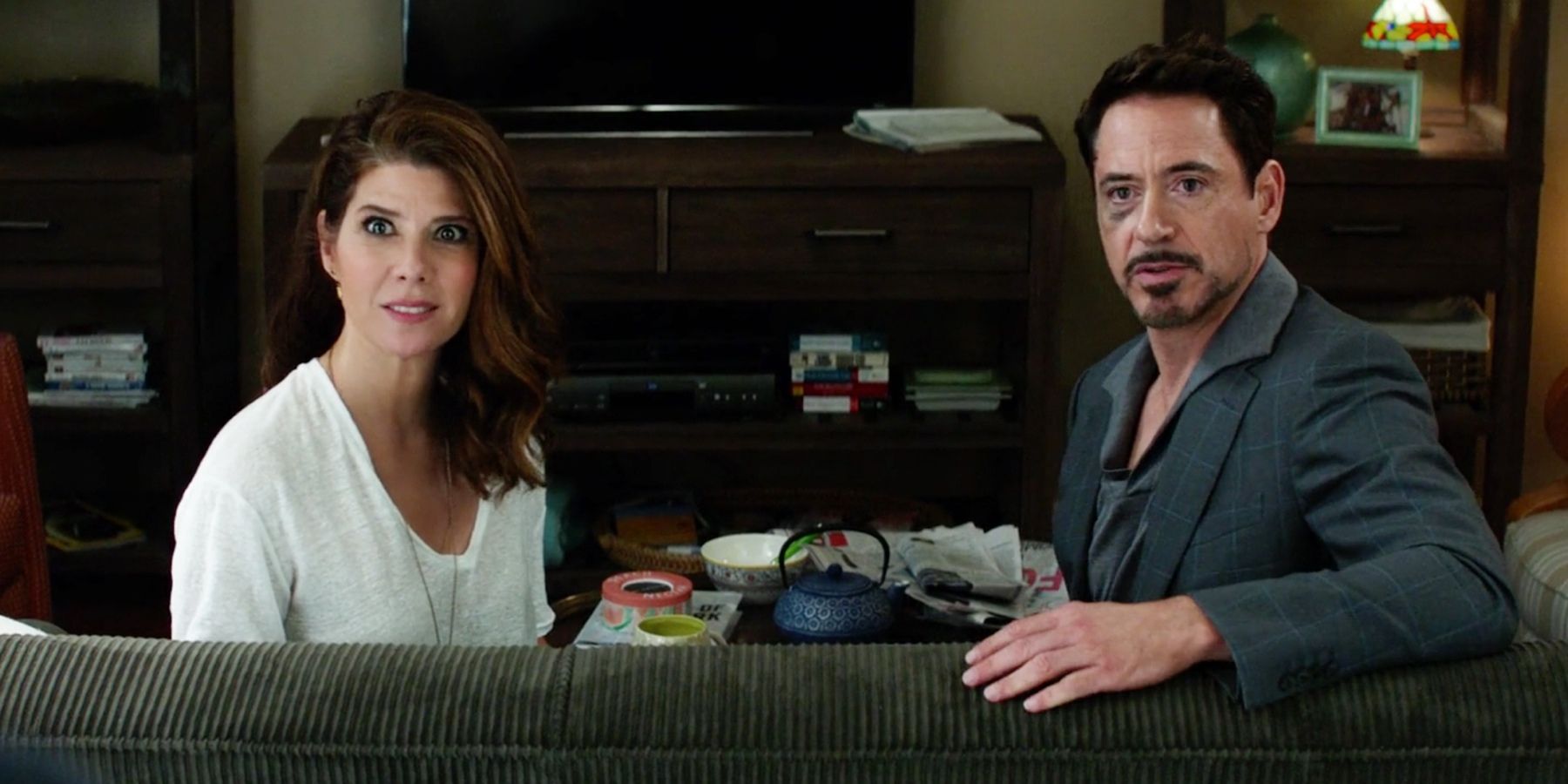 Tia May encontra Tony Stark em cena de Capitão América: Guerra Civil