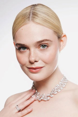 Elle Fanning, atriz e dubladora de Félicie em A Bailarina