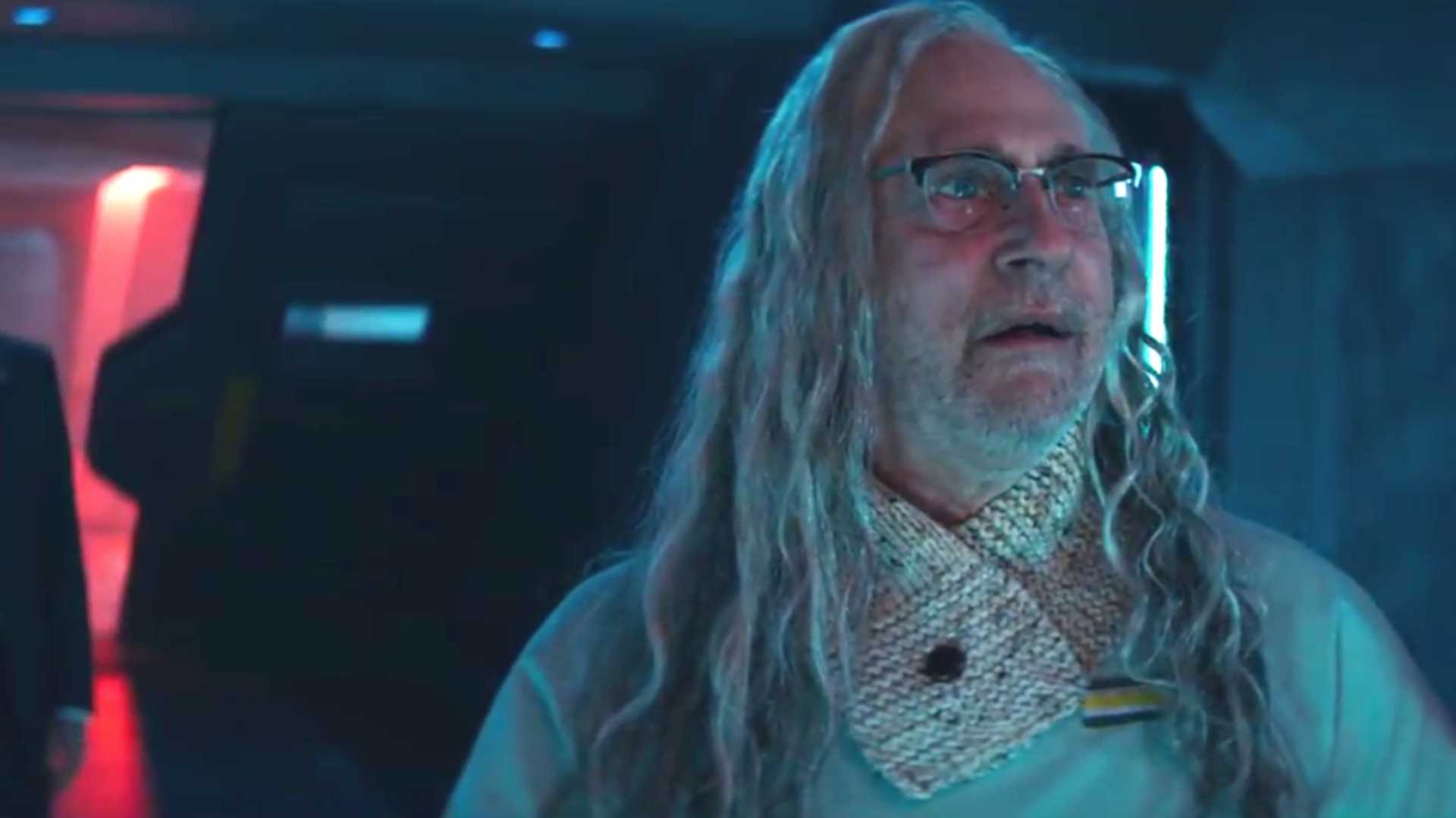 Brent Spiner como Dr. Okun em Independence Day Resurgence