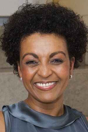 Adjoa Andoh como Lady Danbury