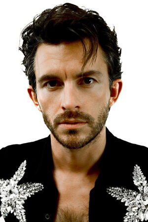 Jonathan Bailey como Anthony Bridgerton