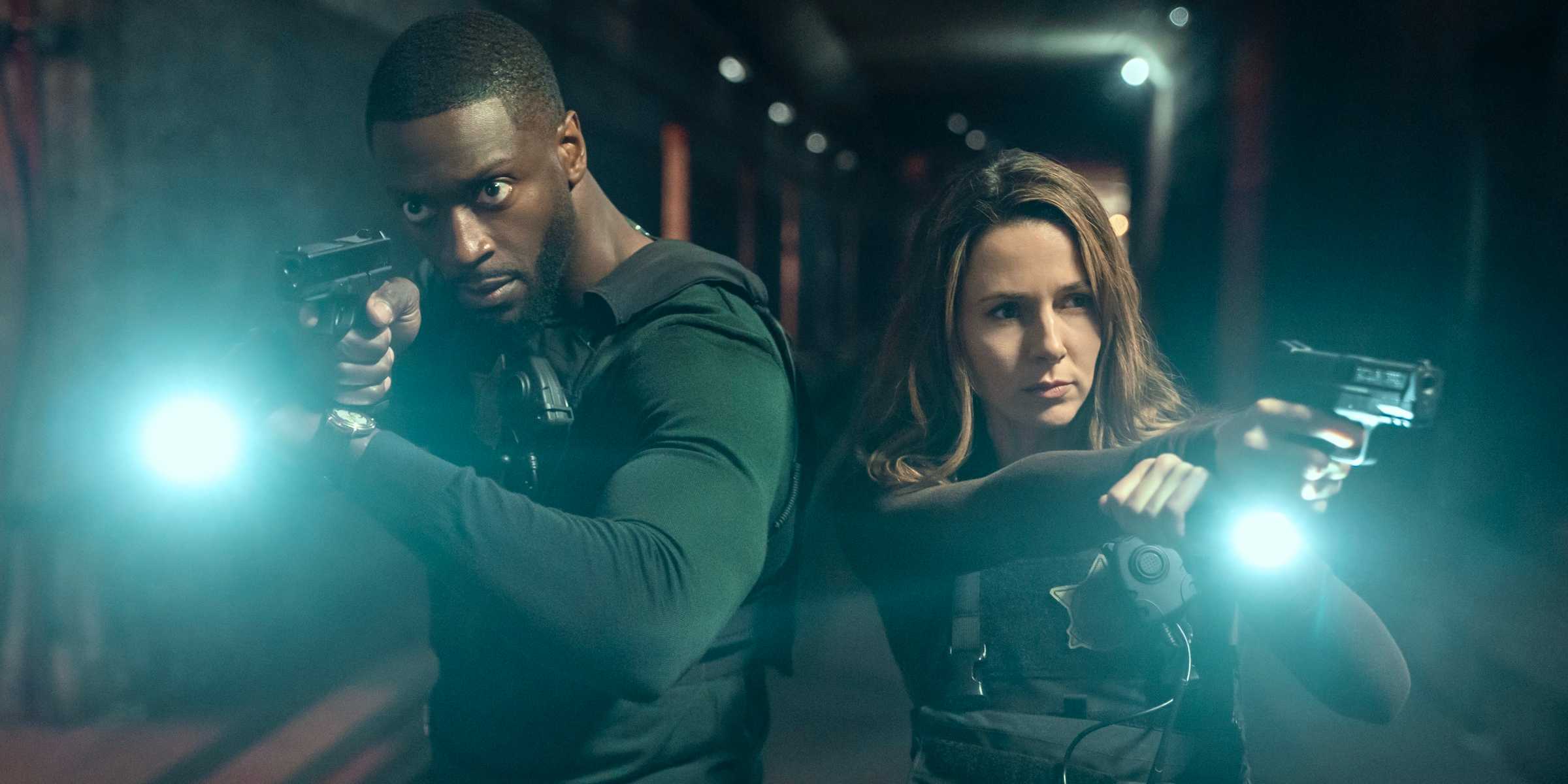 Alex Cross (Aldis Hodge) e Kayla Craig (Abona Tal) em Cross