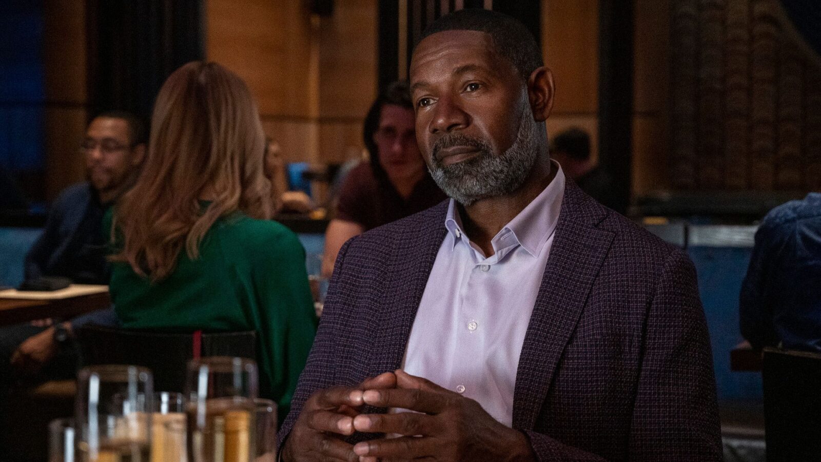 Lucifer renasceu na Netflix com 3 temporadas extras