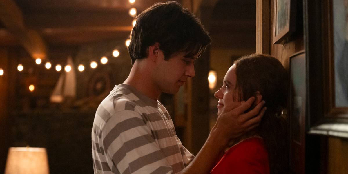 Matt Cornett e Sadie Soverall em Every Year After
