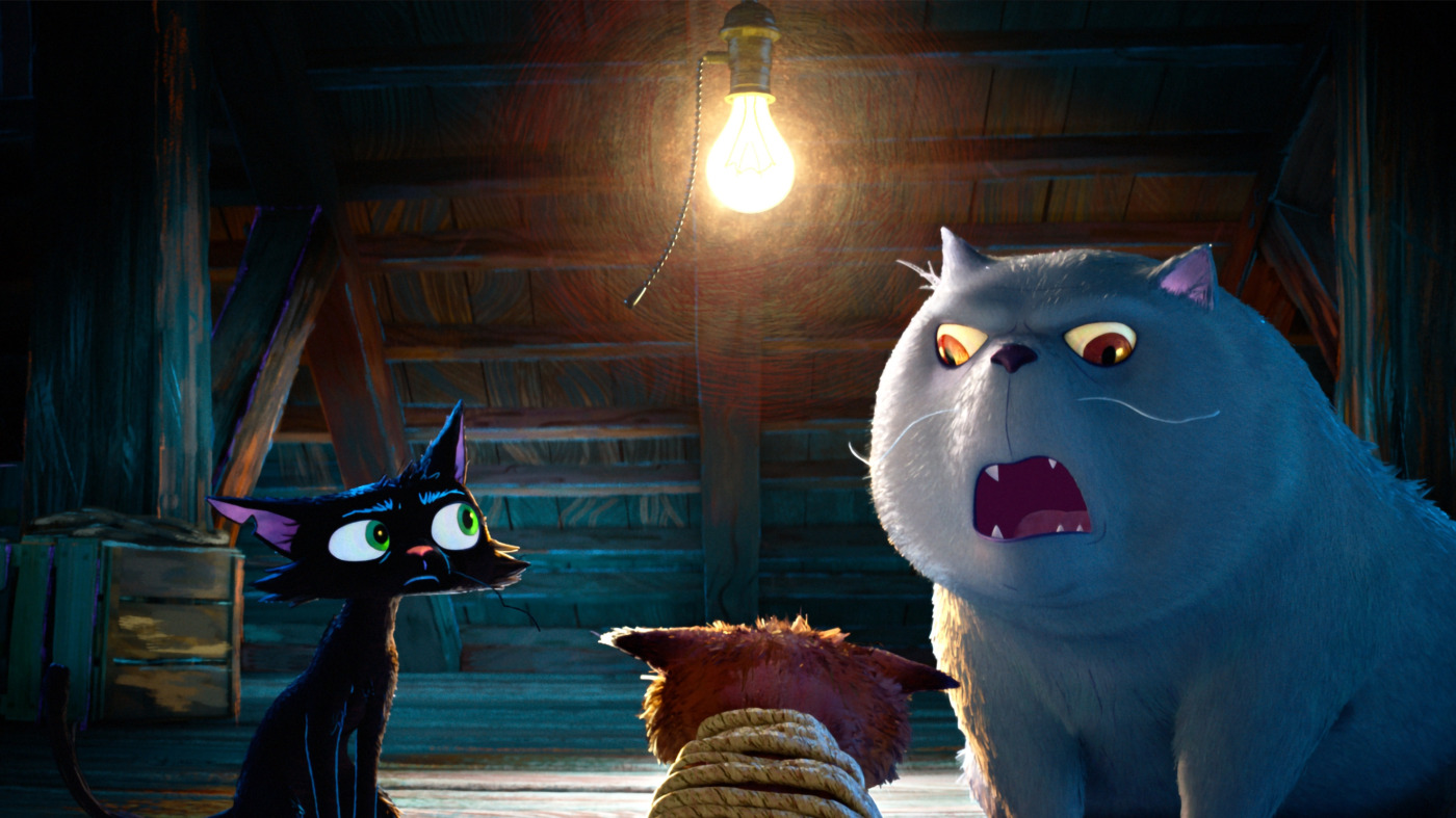 Enrico Casarosa em foto de divulgação da Pixar ao lado de imagens de Luca e concept art de Gatto