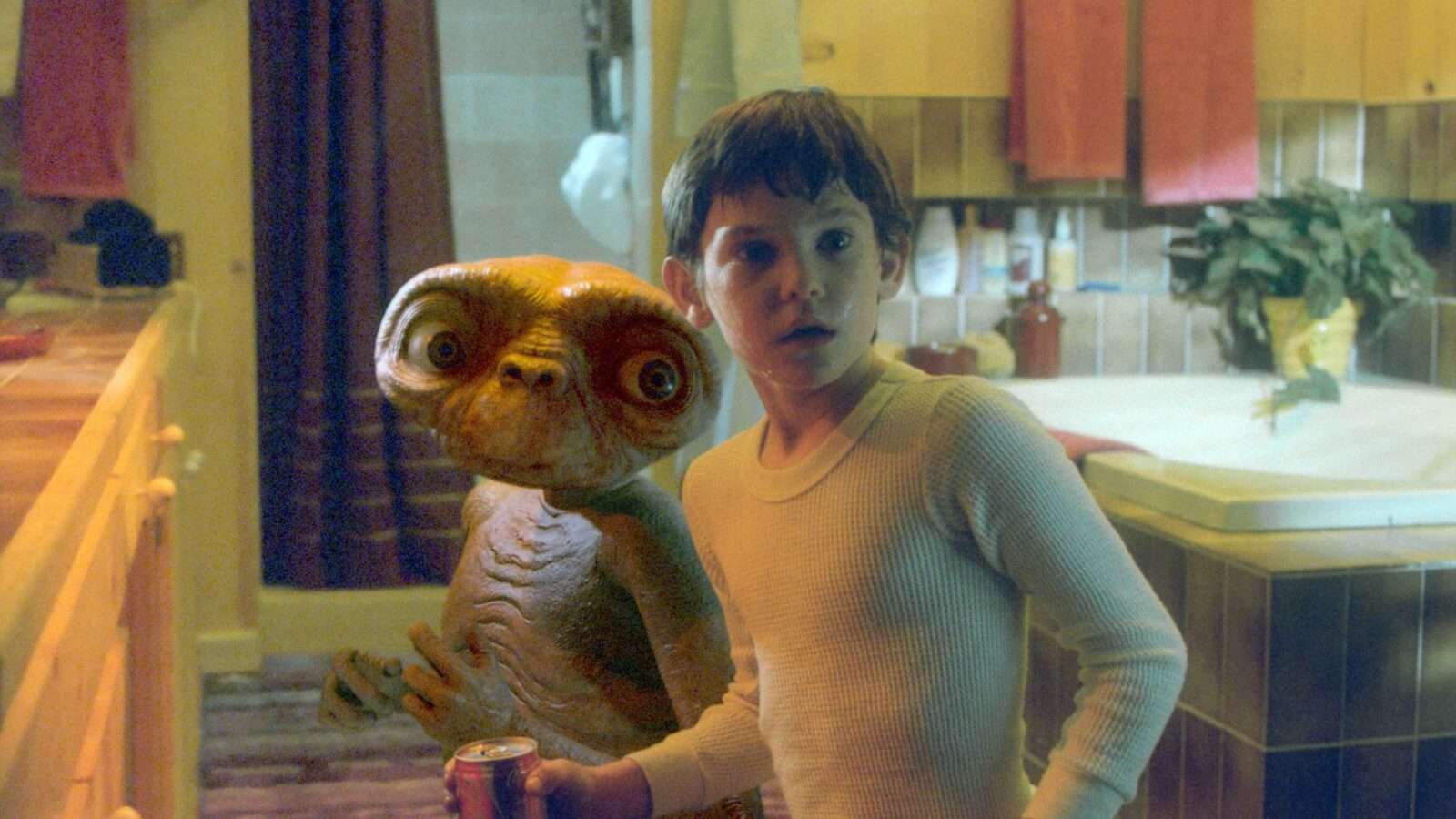Nem o comercial mudou E.T.: O Extraterrestre no cânone