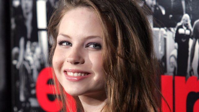 Daveigh Chase: Causa oficial corrige versão inicial