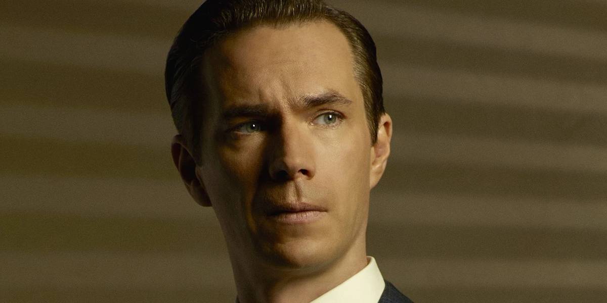 James D'Arcy como Edwin Jarvis em Agent Carter.