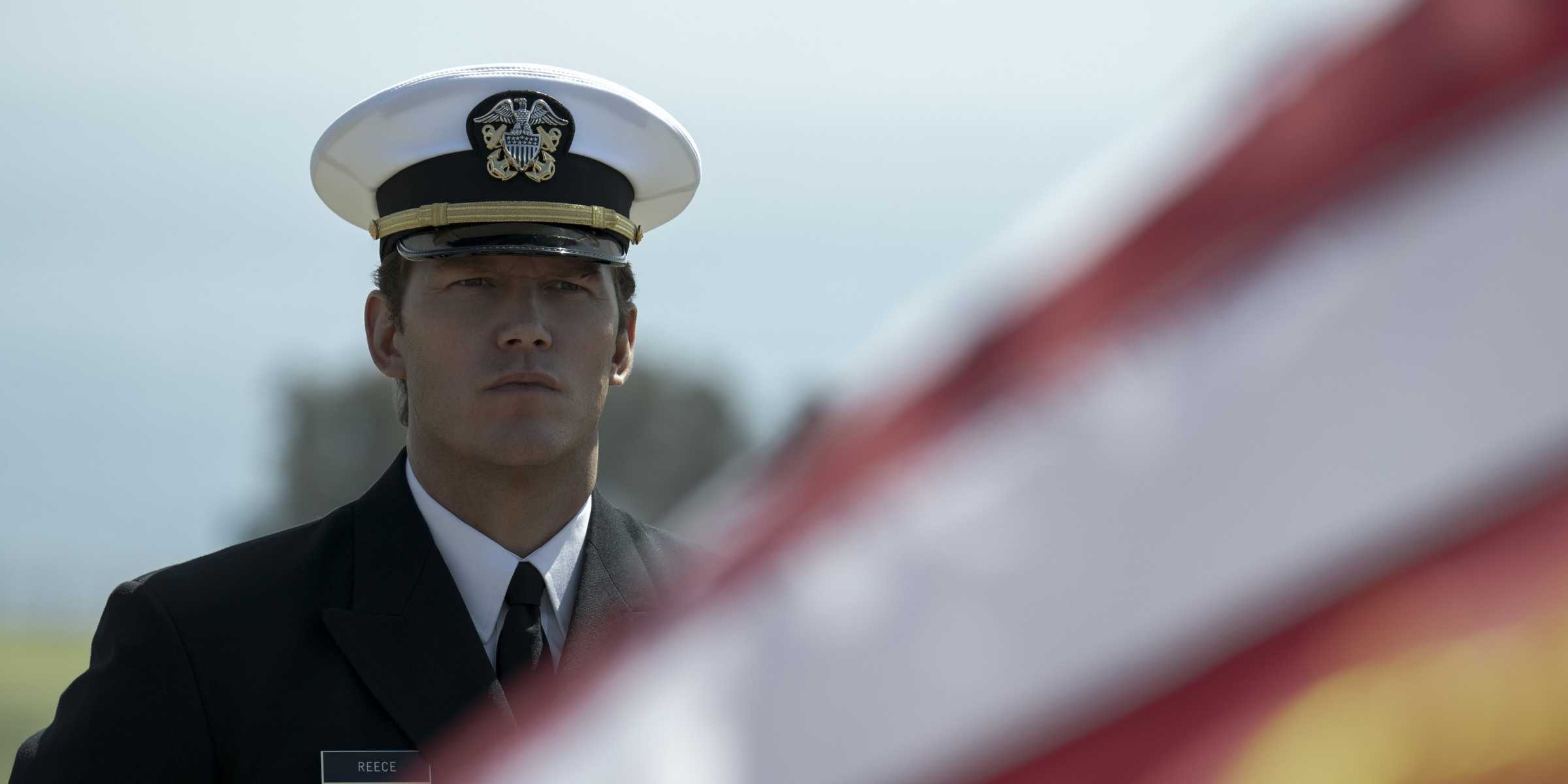James Reece em seu uniforme da Marinha em The Terminal List.