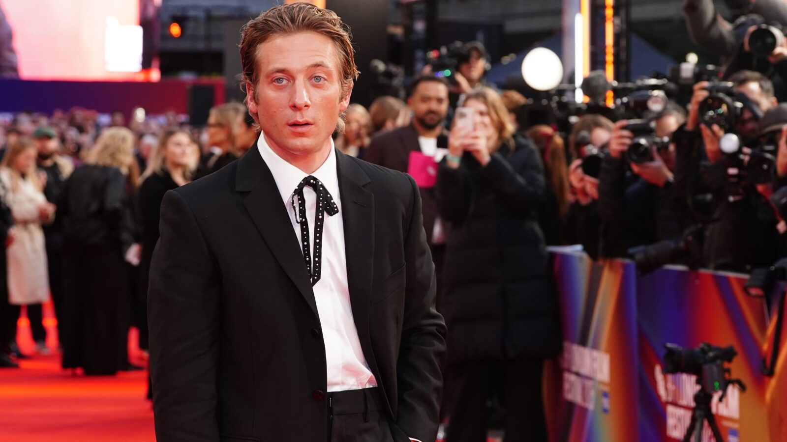 Jeremy Allen White na Netflix: Por que After Everything voltou?