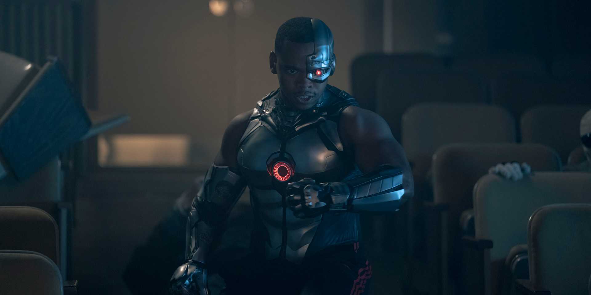 Cyborg powers up in Doom Patrol.