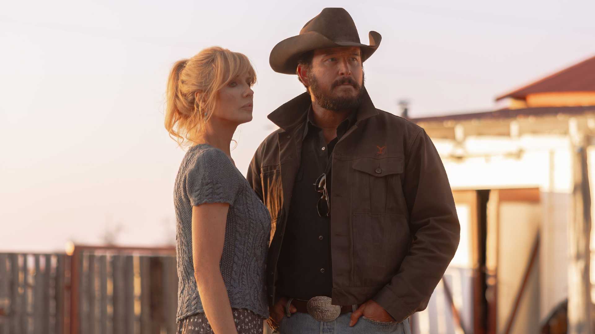 Kelly Reilly como Beth Dutton e Cole Hauser como Rip Wheeler no Dutton Ranch