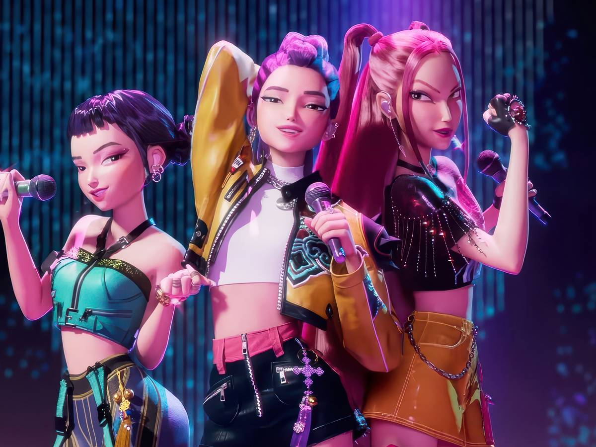 Cena de ação de KPop Demon Hunters com batalha sobrenatural e iluminação neon, destacando o estilo visual da animação