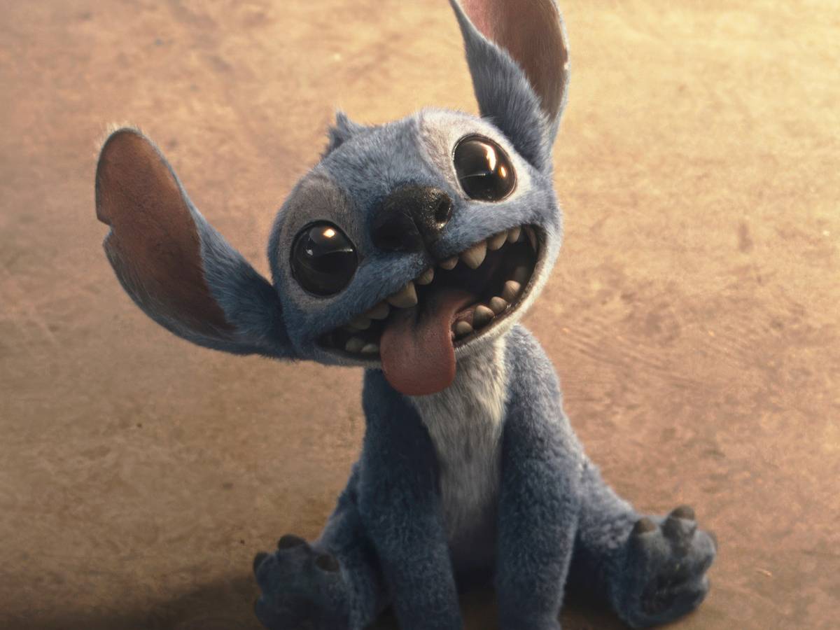 Família reunida no universo de Lilo & Stitch, com clima caloroso e confusão típica da franquia