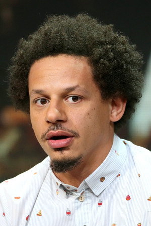 Eric André como Marcus Pinchel em Little Brother