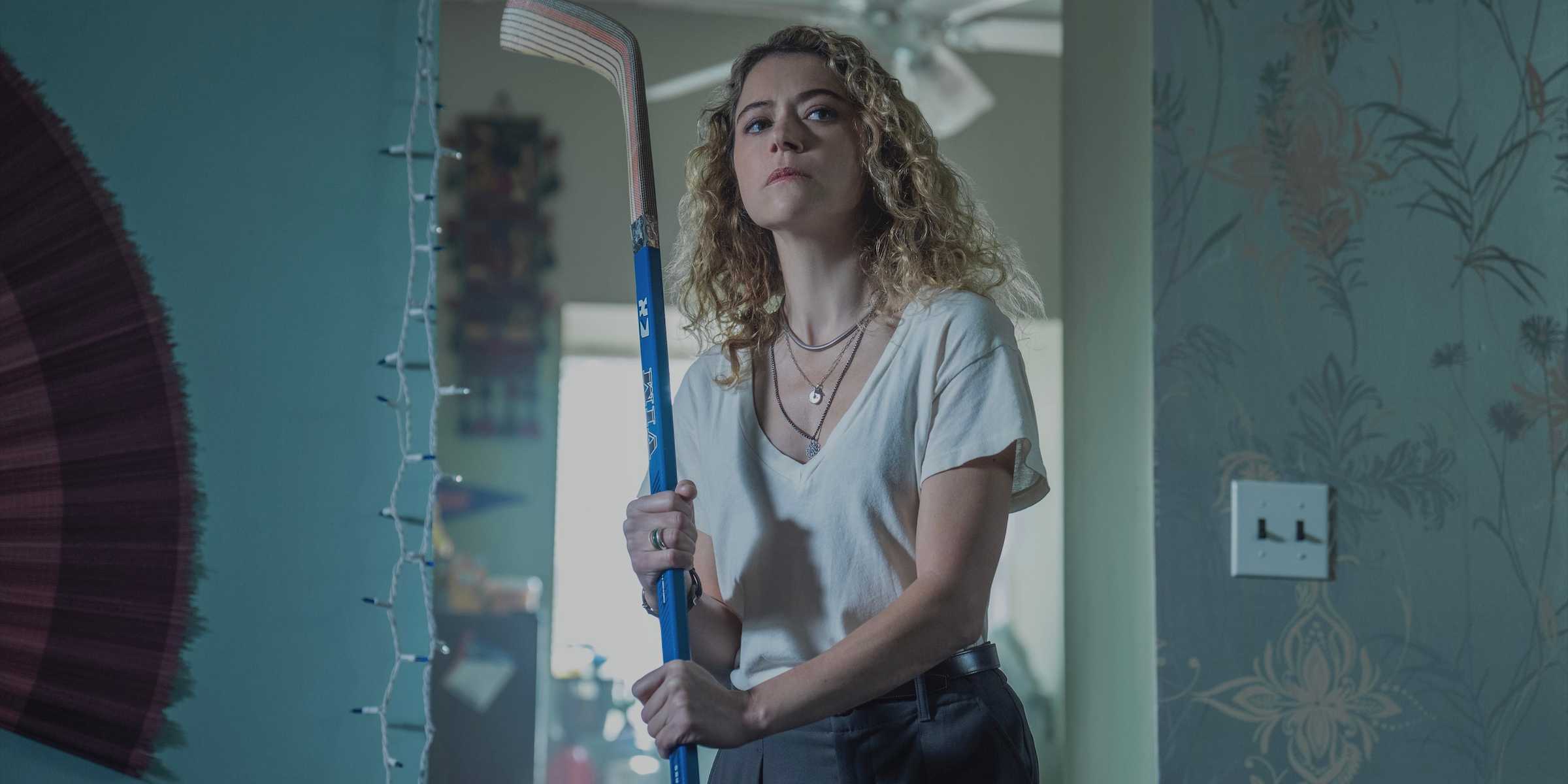 Tatiana Maslany como Paula Sanders em Maximum Pleasure Guaranteed