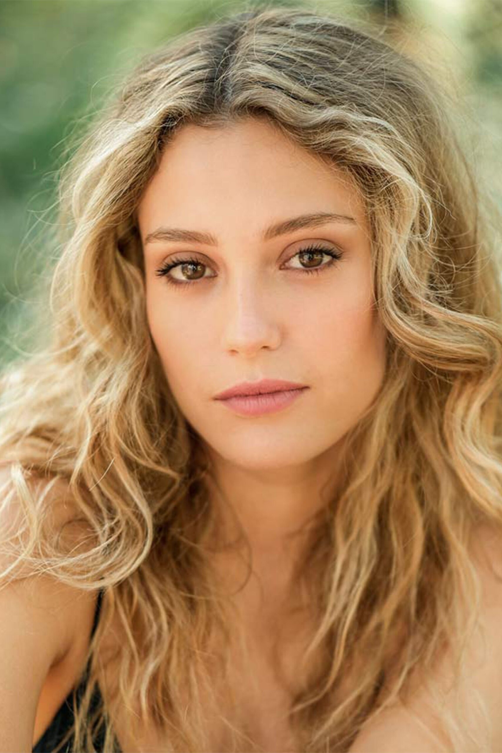 Ana Garcés, atriz que interpreta Helena na série Oasis da Netflix