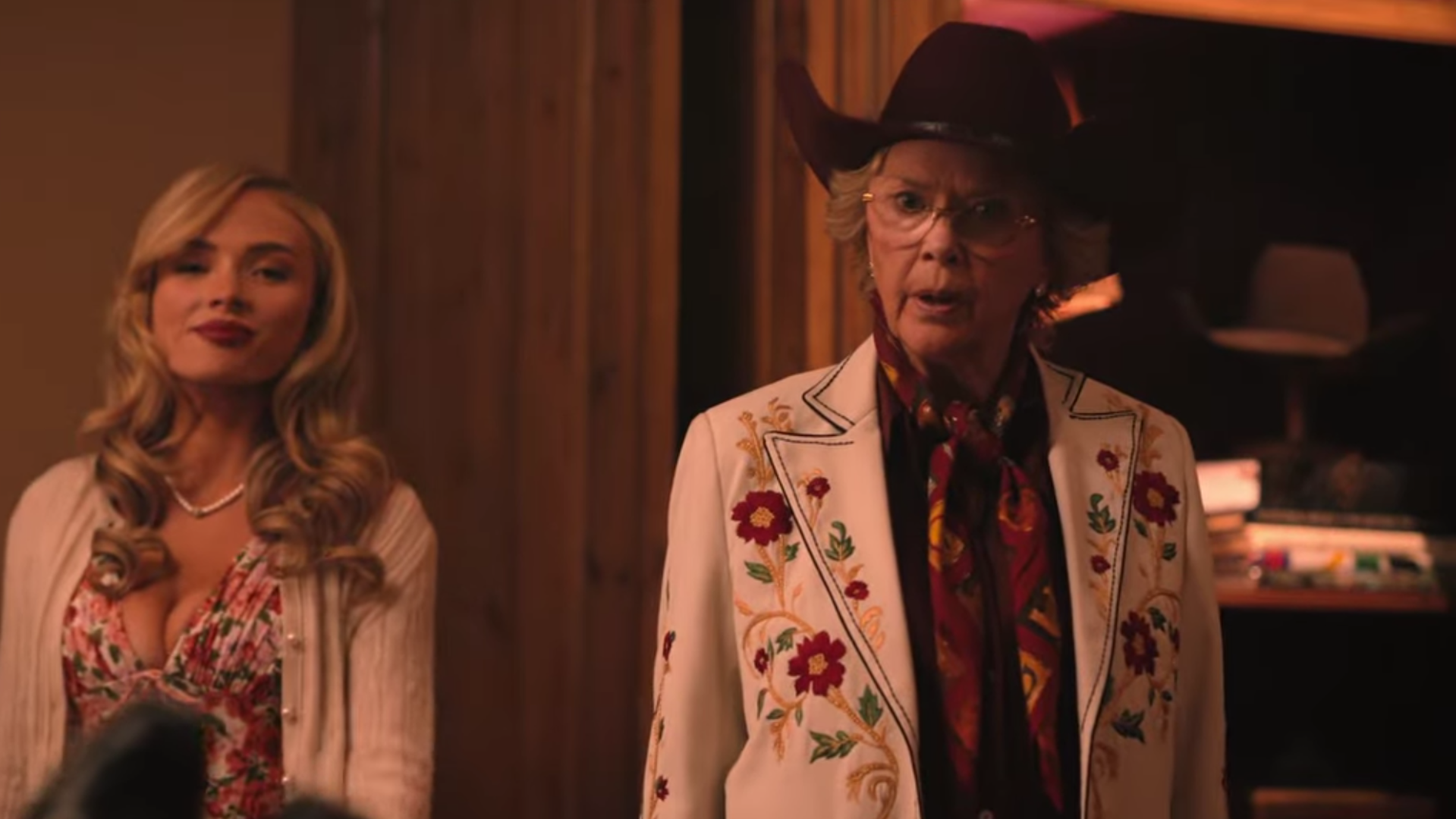 Oreana e Beulah em Dutton Ranch episódio 7