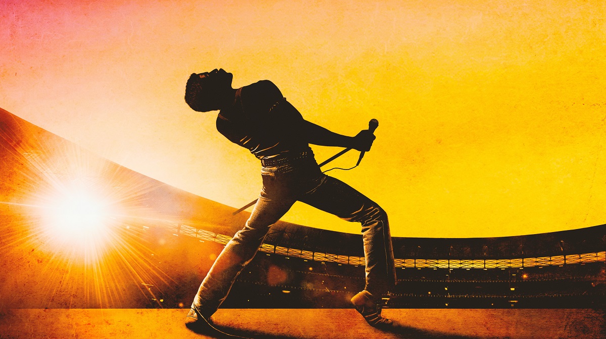 Tela de streaming exibindo Elvis na Max e artes de cinebiografias musicais disponíveis no Brasil