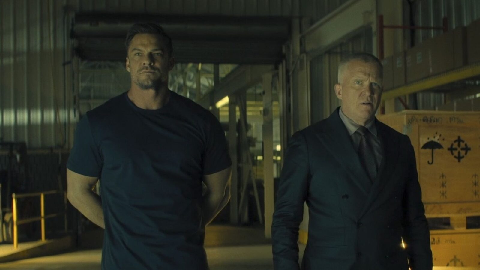 Reacher: 4ª temporada será a mais sombria da série e adapta um dos livros mais tensos