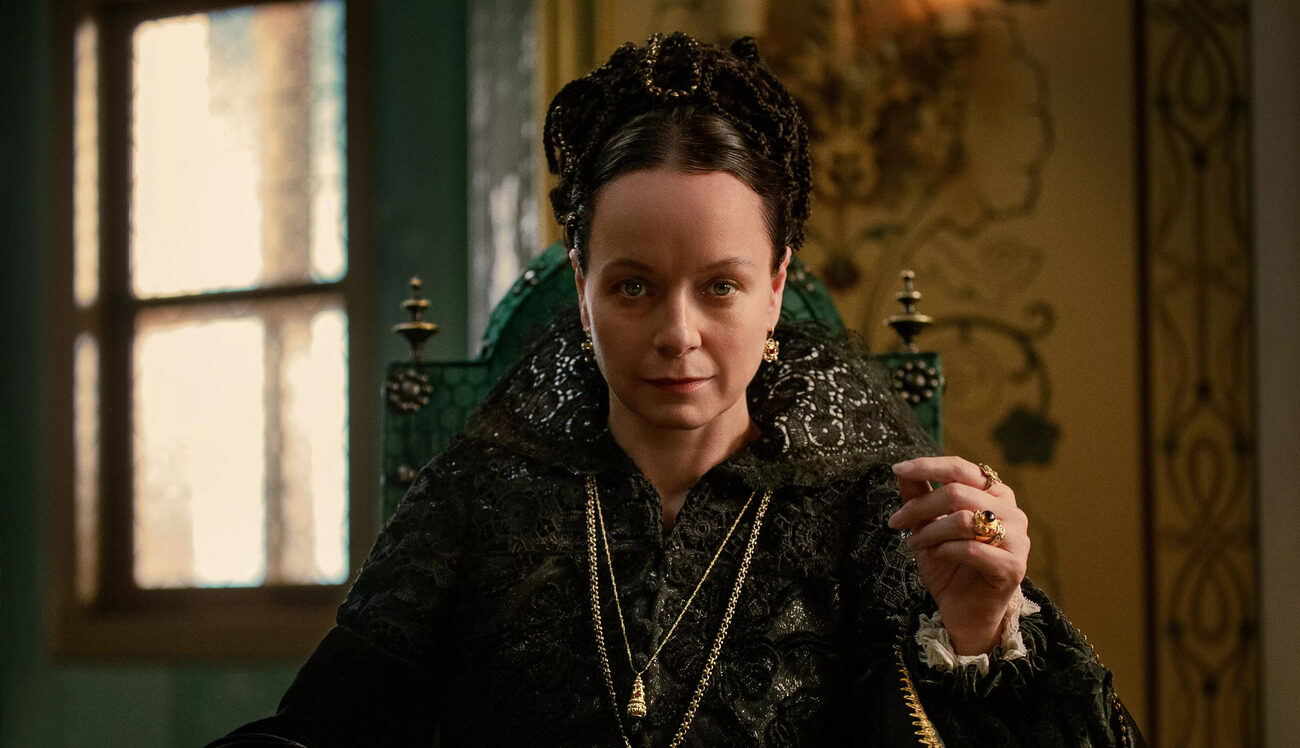 Jogo Sujo coloca Samantha Morton contra Phoebe Dynevor