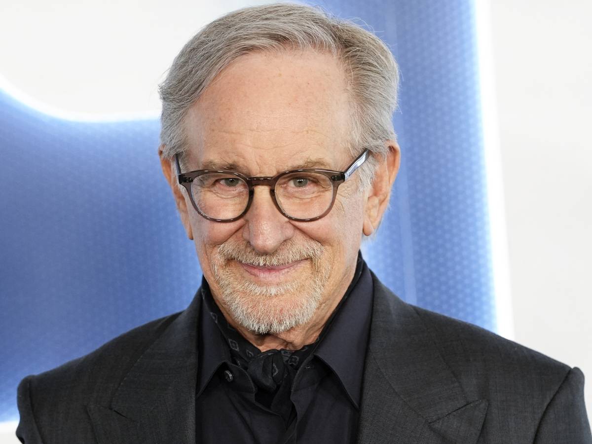 Louis Partridge ouve apoio da Variety por 007 — foto de divulgação