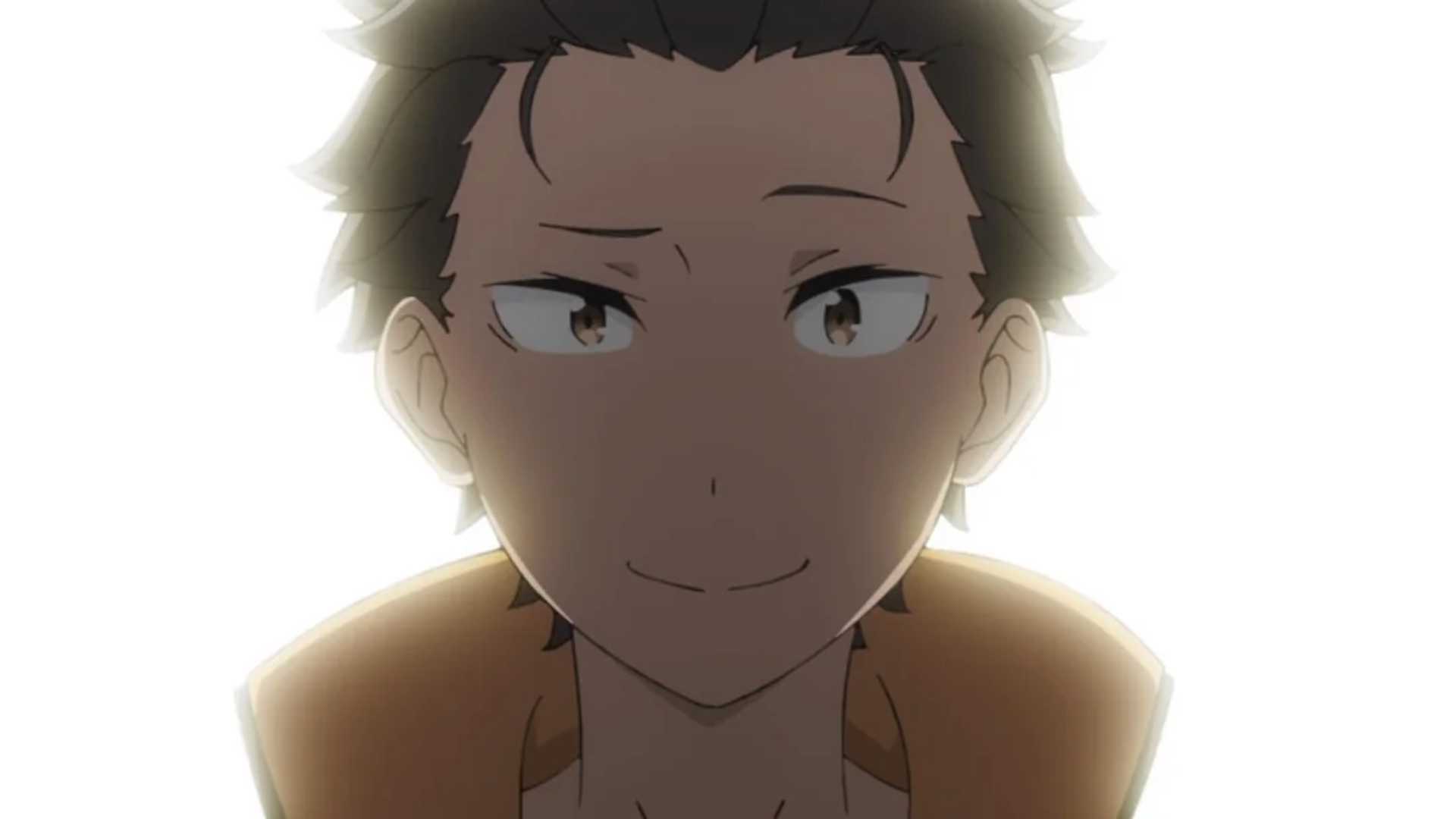 Natsuki Subaru de Re:Zero sorrindo em frente a um fundo branco brilhante.