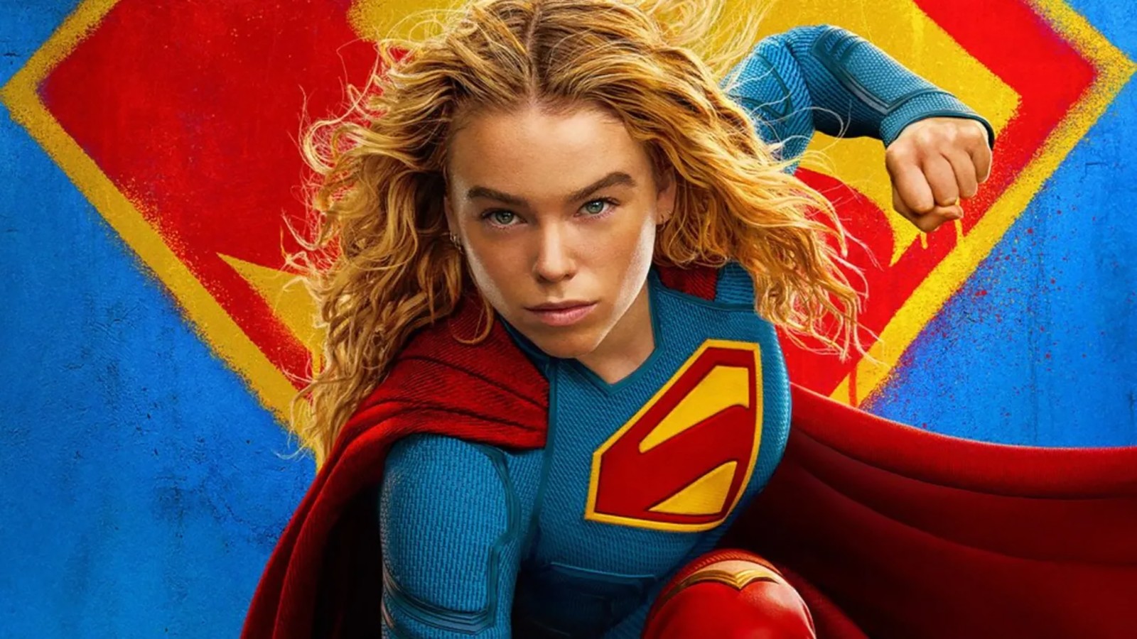 Supergirl mira o novo DCU no trailer final