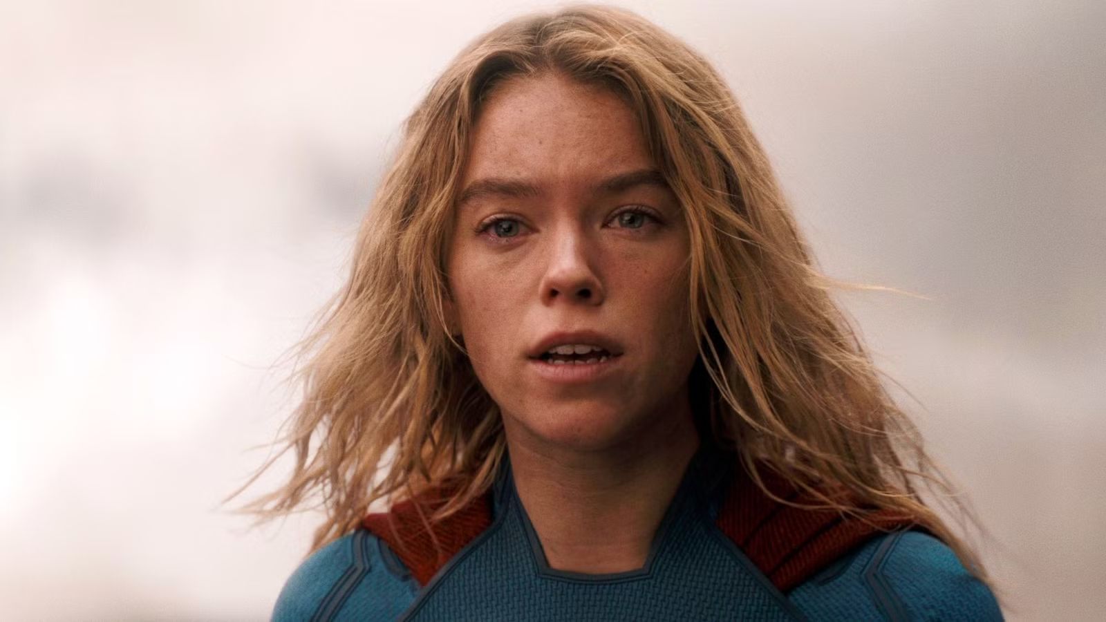 Supergirl tropeça no marketing a duas semanas da estreia