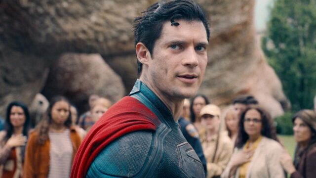 Quantos anos Superman tem a mais que Supergirl no DCU?