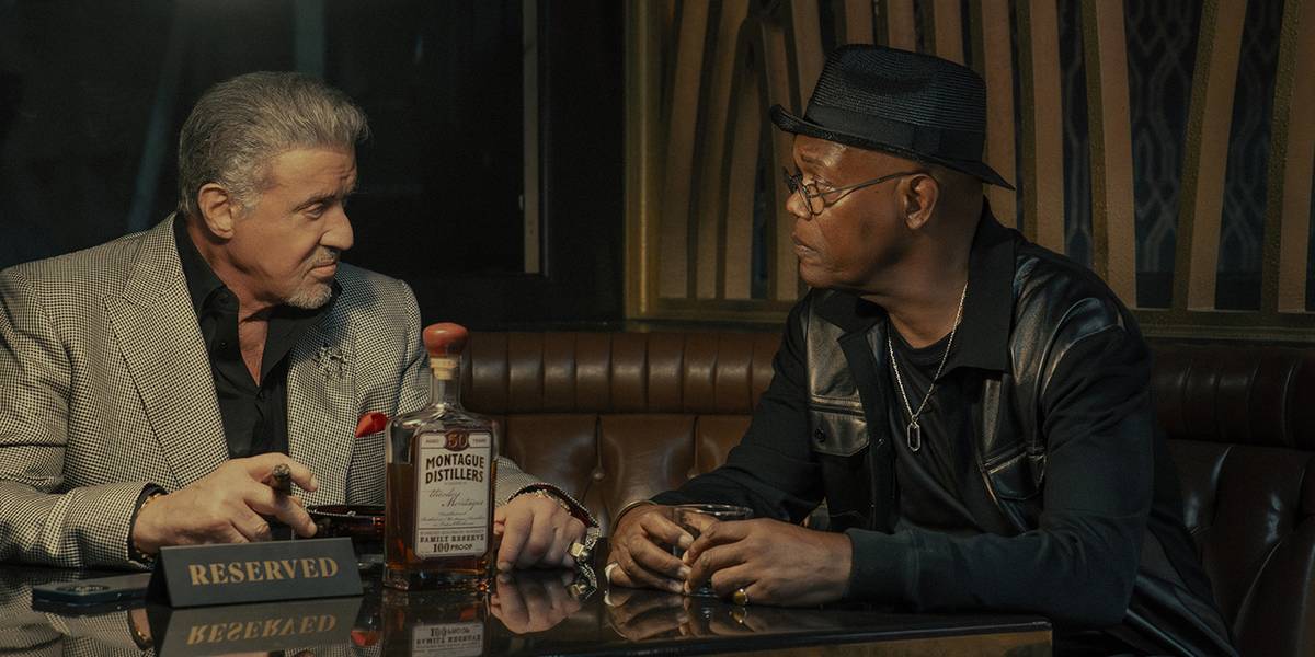 Sylvester Stallone como Dwight Manfredi e Samuel L Jackson como Russell Lee Washington Jr em Tulsa King Temporada 3
