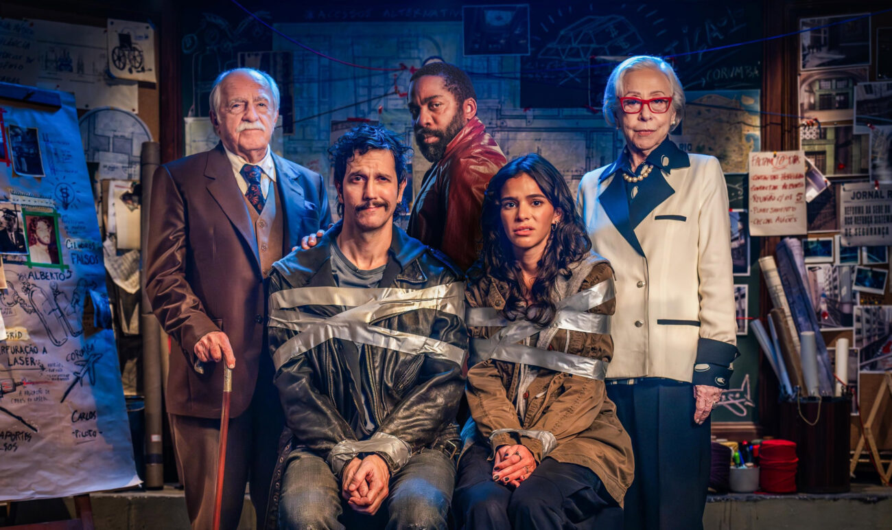 Arte do Prime Video destacando Velhos Bandidos entre os filmes mais vistos da plataforma