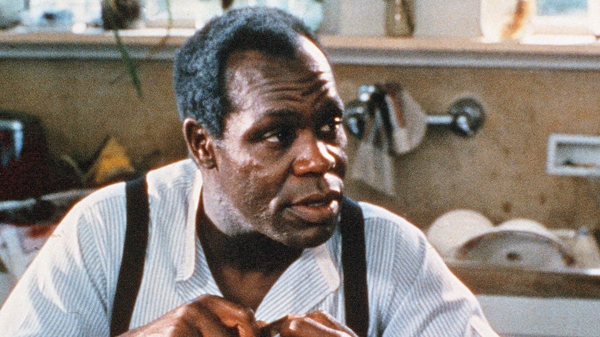 Danny Glover em entrevista no programa Today, enquadramento de estúdio com Lester Holt