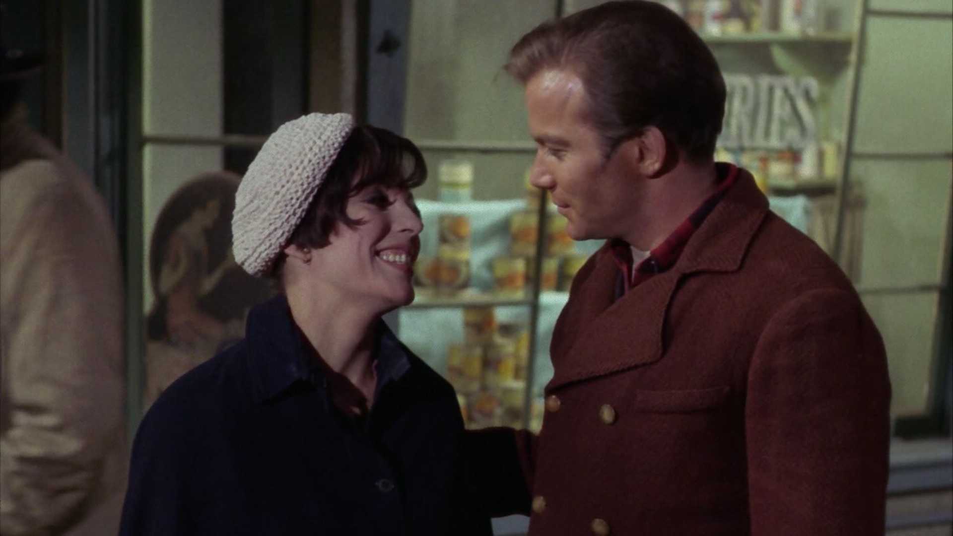 Edith Keeler e Capitão Kirk